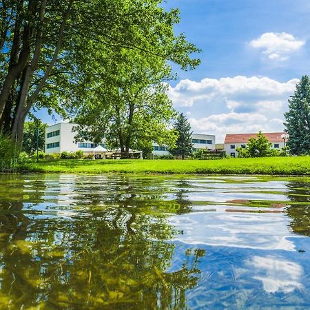 Seepark Hotel Am Wandlitzsee Екстер'єр фото