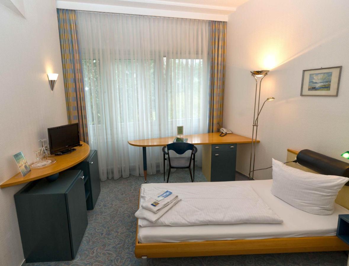 Seepark Hotel Am Wandlitzsee Екстер'єр фото